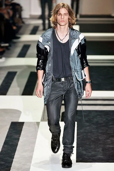 Look 29